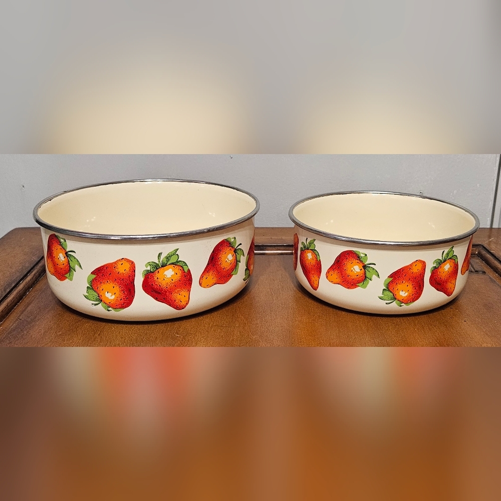 Vintage Kobe Enamel Nesting Bowls Kitchen Strawberries